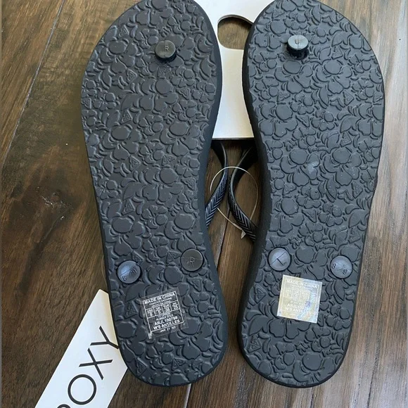 NWT Roxy Women's Antilles Flip Flop Sandal, size 8. New with tags. - Picture 2 of 7